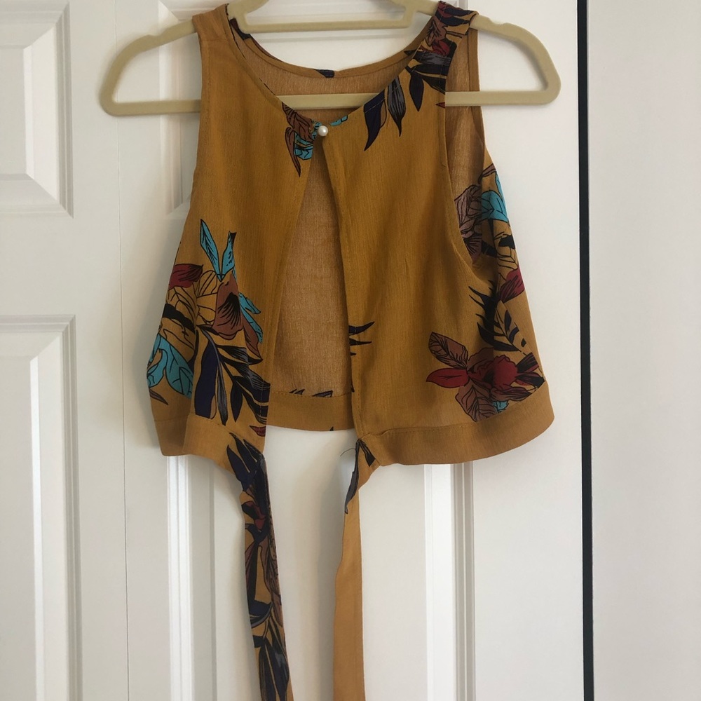 Tropical Gold Two Piece Set - Picture 5 of 6
